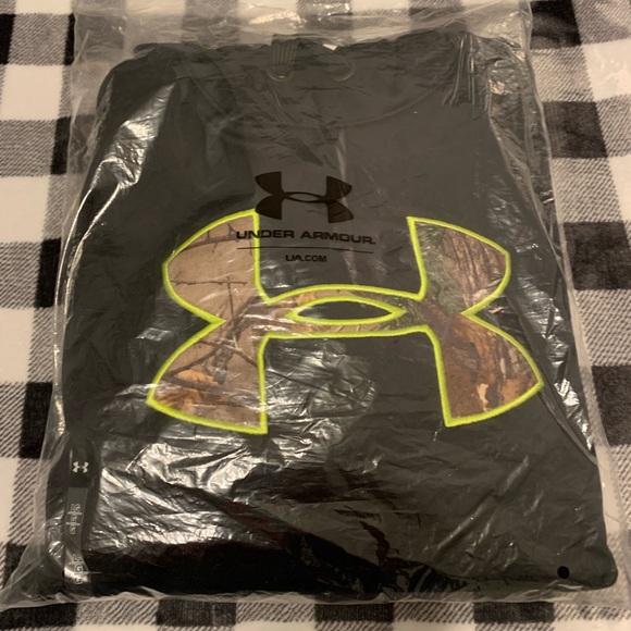 UNDER ARMOR MENS LARGE HOODIE - Picture 4 of 4